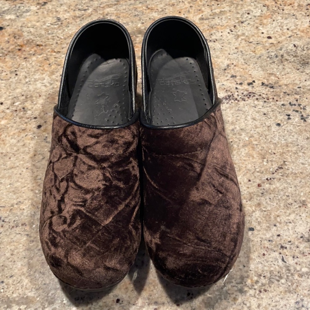 Dansko suede clogs women’s
